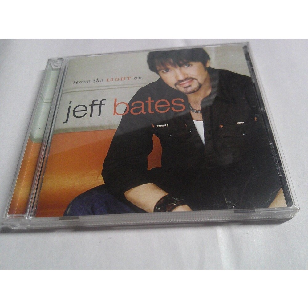 Jeff Bates Leave The Light On CD Album Country Music RCA 2006 VG+ Condition